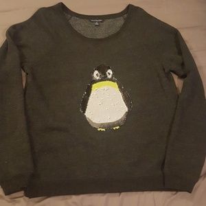 🍁American Eagle sequinned penguin sweatshirt